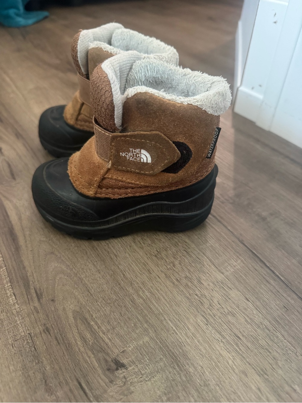 The North Face Kids Tan Brown Faux-Fur Lined Winter Boots